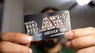 THE SMALLEST GRINDER EVER (RAW THREE-WAY SHREDDER CARD)