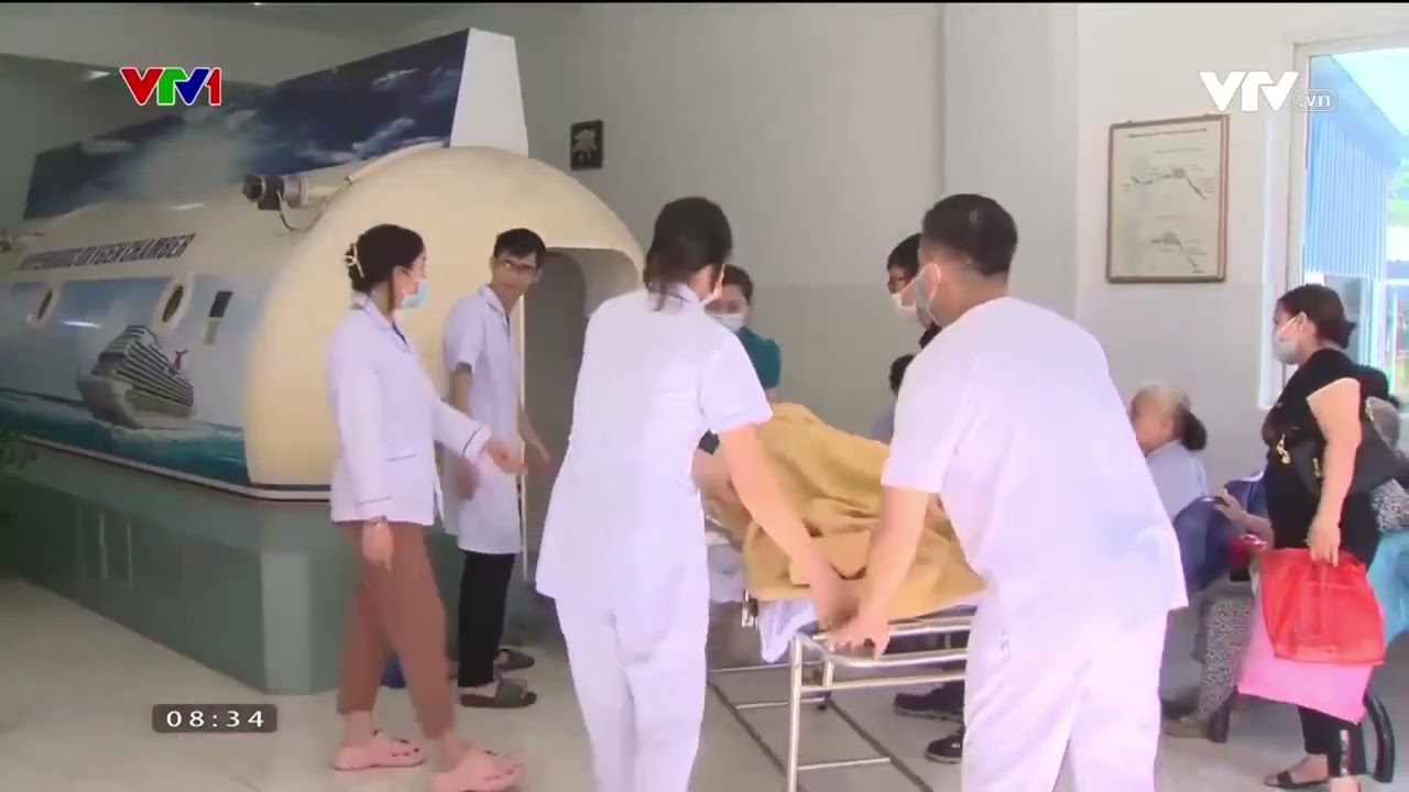Viện Y học biển cấp cứu 2 thuyền viên bị ngộ độc khí CO trong hầm than | Oxy cao áp