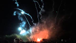 Clevedon Fireworks Display 2014 (PHOTOSENSITIVE EPILEPSY WARNING)