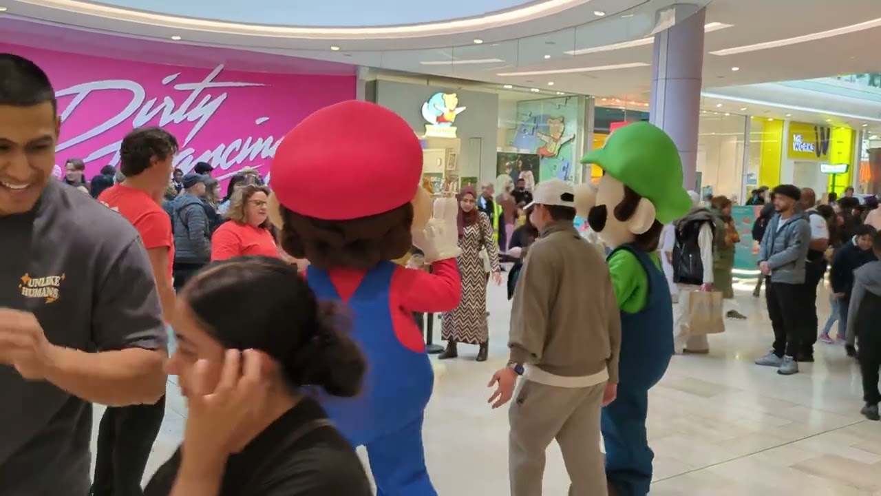 WALKABOUT: Nintendo pop up shop (London)