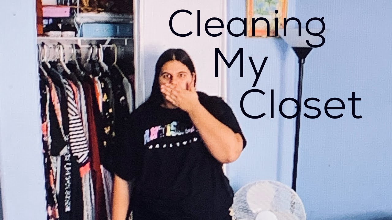 cleaning my closet ( first vlog ) - YouTube
