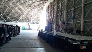 海自鹿屋航空基地内の倉庫内であった米軍無人偵察機の運用部隊発足式