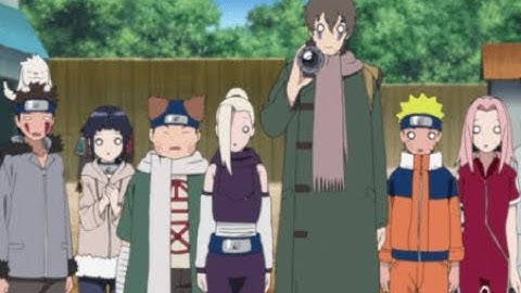 Everyone Tries to see Kakashi