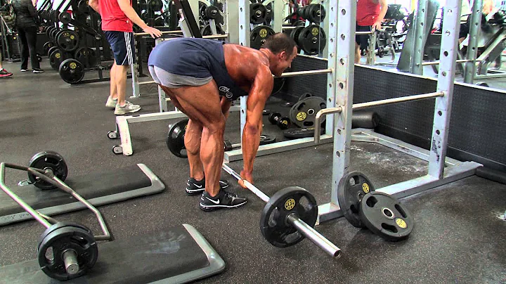Glutes training with Monty Rogers: 4-Deadlifts