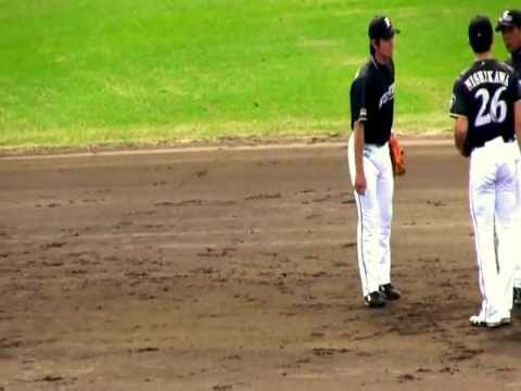 ２０１２日ハム期待のルーキーと真喜志コーチ指導