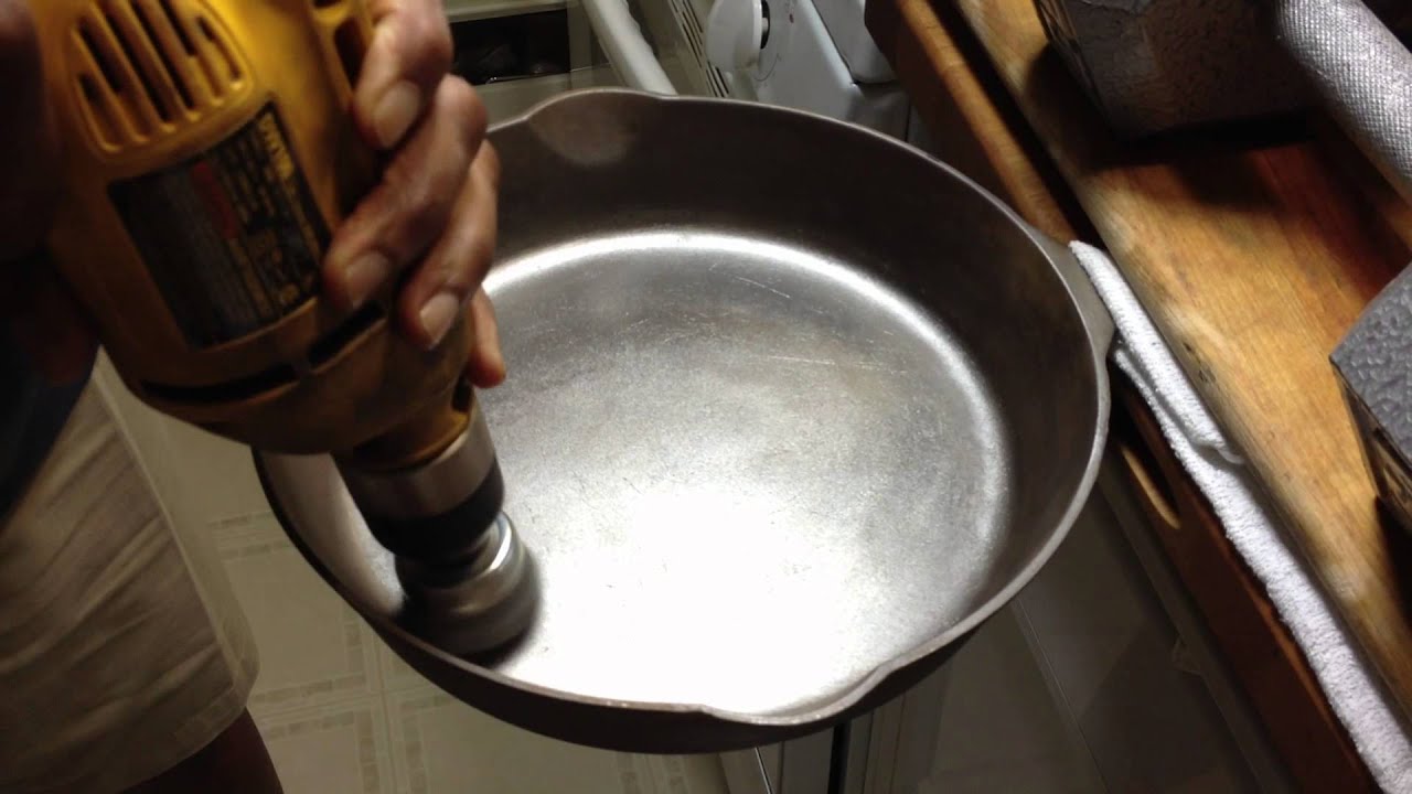 Wire Brushing a Cast Iron Skillet 