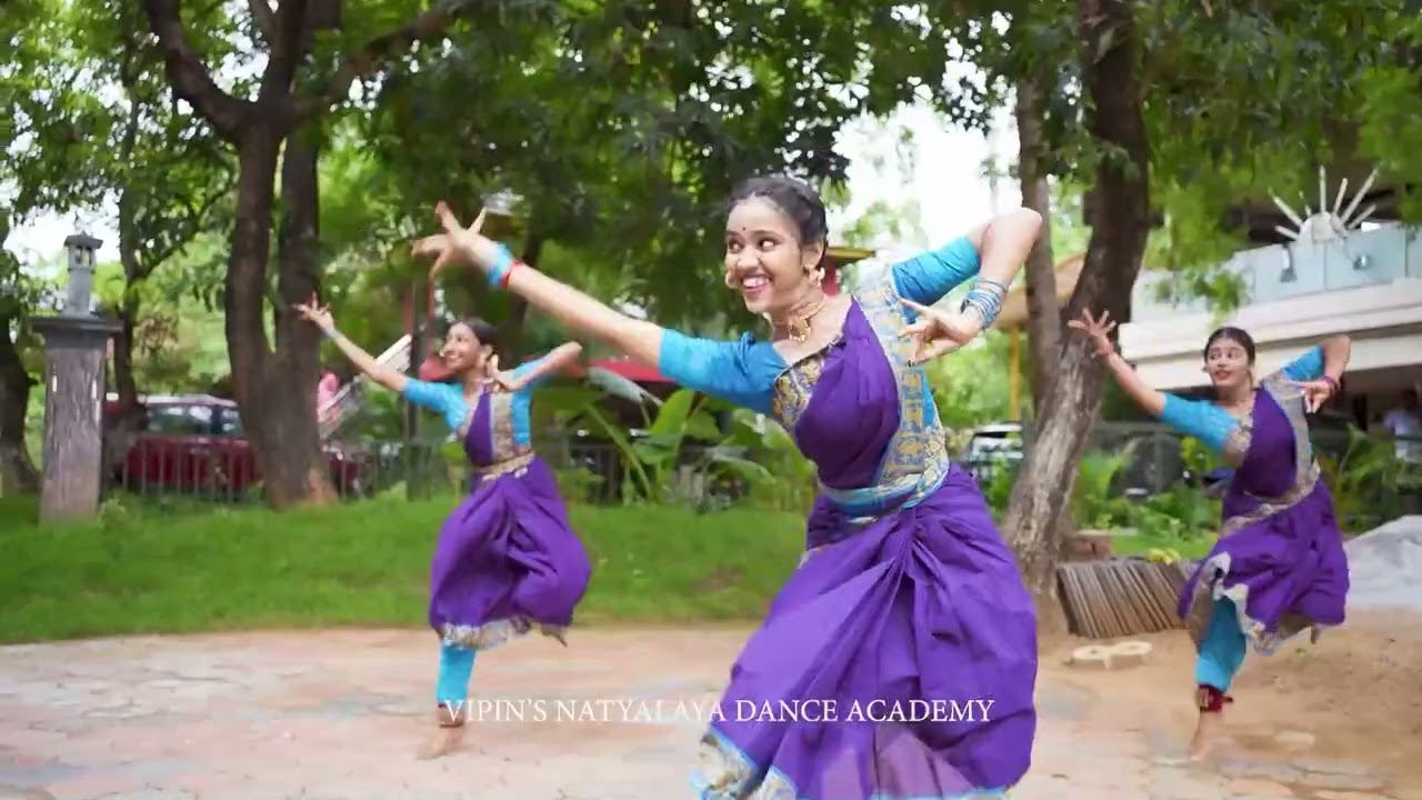 Thulasikathir Nulliyeduth 🙏