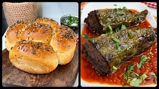 فلفل محشي مع صلصة الطماطم و خبز مبسس بنة نودكم و لا نشهيكم فطور كامل . Felfel mehchi,sauce et pain