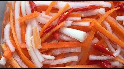 Easy and Delicious Vietnamese Pickled Daikon & Carrots