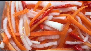 Easy and Delicious Vietnamese Pickled Daikon & Carrots