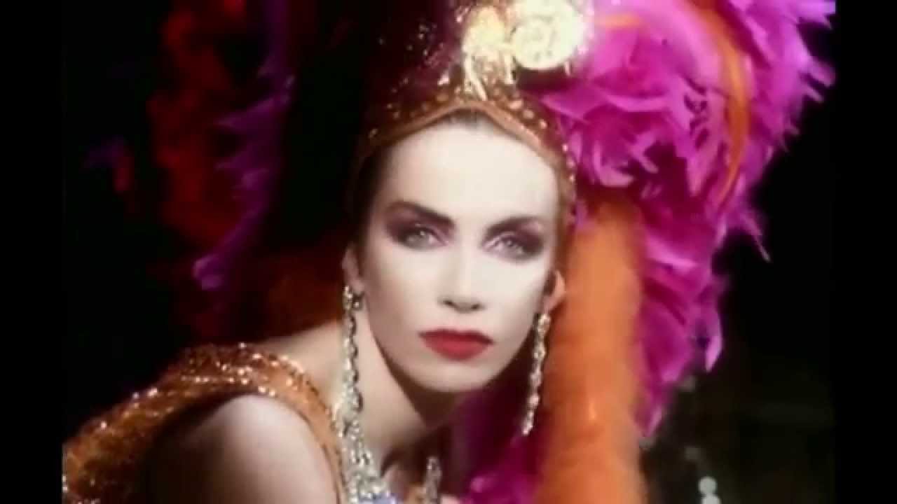 Annie Lennox en curiosidades de la música - YouTube