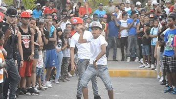 Batalla De Gallos Dembow -  Vídeo Oficial (Bailando Dembow 2014)
