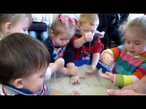 Занятие в ясельной группе (песочная терапия)