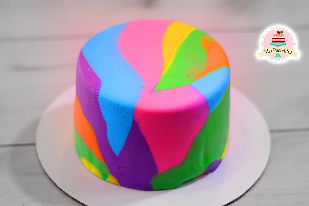 Torta de fondant colores - Tortas Divertidas