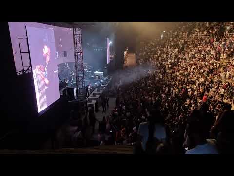 איתי לוי צועק על אורח שמתכוון ללכת מההופעה ב29.8.22 בקיסריה