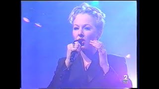 Scarlet "Independent Love Song" (Zona Franca 01/07/1995)