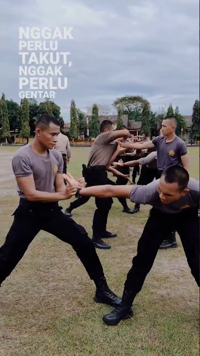latihan bela diri polri