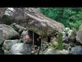 3 days solo survival camping  fish trap catch and cook survival shelter under the giant rock