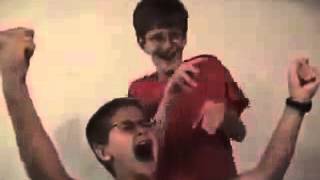 Two Boys try to dance and sing - Epic Fail