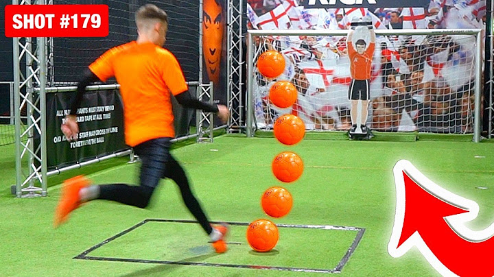 PRO FOOTBALLER vs ROBOT GOALKEEPER - Who Wins?