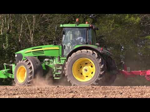 Nice sounding John Deere 7920 with Horsch Drill Drilling Spring Barley