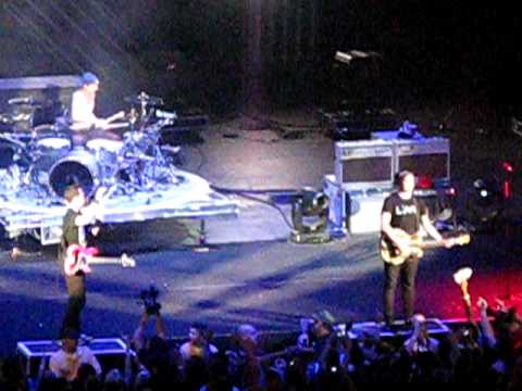 Blink 182 live in Irvine Tom and Mark joke