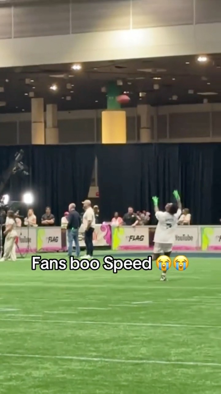 These fans really started booing Speed ??