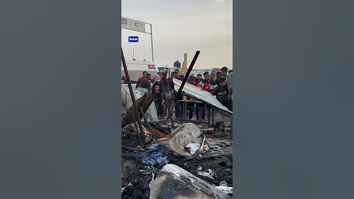 İsrail'in Refah'ta yerinden edilmiş Filistinlilerin çadırların bombalaması sonucu onlarca kişi öldü