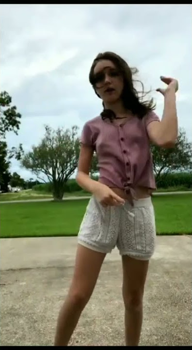 Abg baru tumbuh goyang tiktok mantap #Shorts