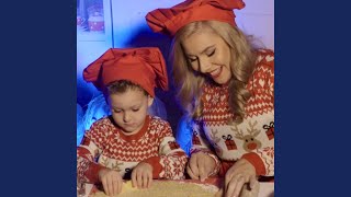 Download Lagu Cine este Moș Crăciun ? (Aida si Deian) MP3