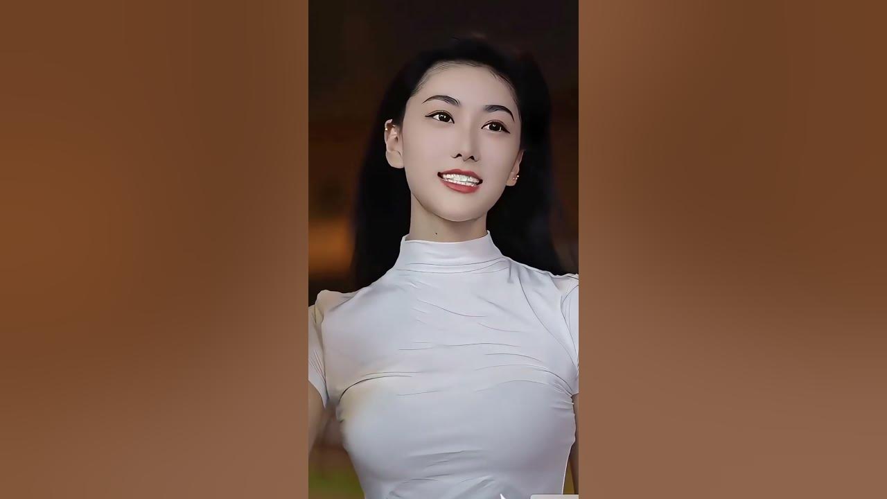 Beautiful Tibetan girl who is good at singing and dancing