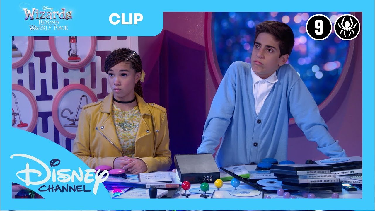 Waverly Place : Les Nouveaux Sorciers | Le Système de Commande | Disney Channel BE