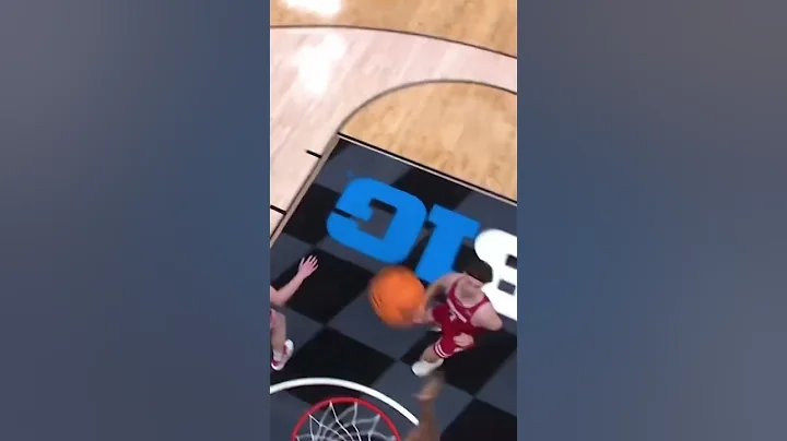 COEN CARR CAN FLY #MSU #dunk #bigtentournament