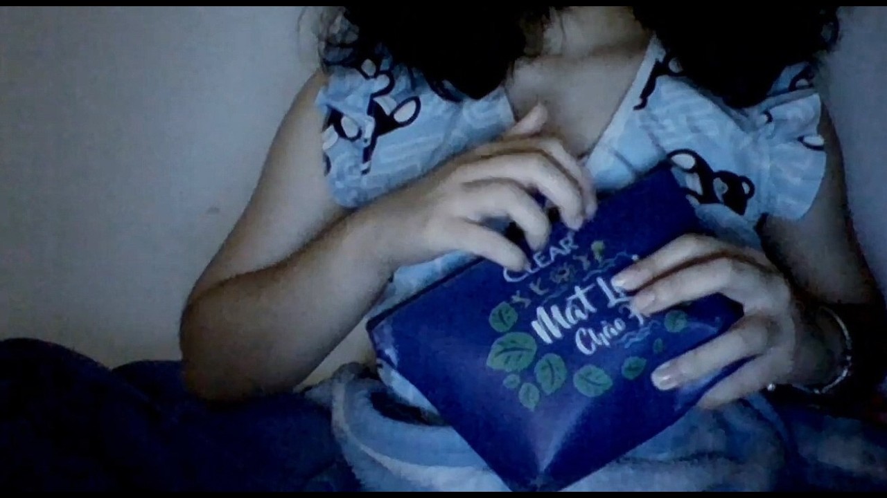 low-quality asmr💤 | tapping & scratching on blue items for deep sleep (no talking)