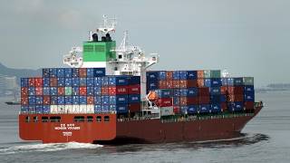 Container Ship《INCHEON VOYAGER》Passing  the Tsing Ma Bridge in HK 20260823_C0020