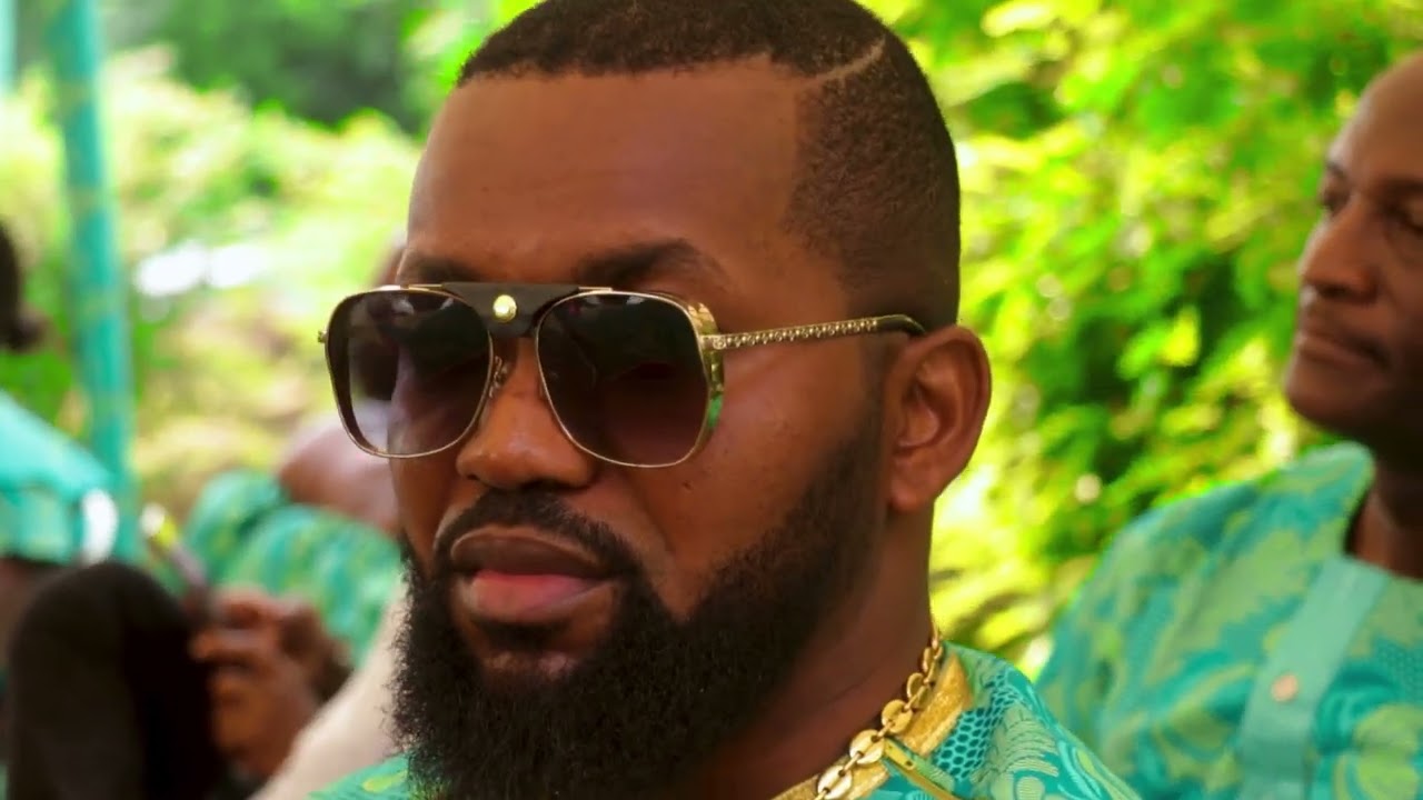 𝑴𝒂𝒓𝒊𝒂𝒈𝒆 𝒄𝒐𝒖𝒕𝒖𝒎𝒊𝒆𝒓 𝒈𝒂𝒃𝒐𝒏𝒂𝒊𝒔 𝑴𝒂𝒚𝒊 𝒆𝒕 𝑱𝒖𝒔𝒕