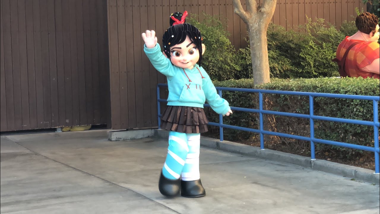 Vanellope Teases Wreck-It Ralph Meet and Greet DCA Disneyland Resort 2018 First Appearance