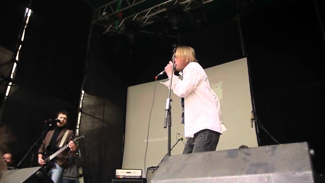 Мертвий Півень - А ми удвох (прокидання з МП'11 @ Львів) - YouTube