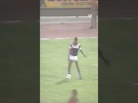 🗓️ في مثل هذا اليوم قبل 40 عامًا، تُوّج الهلال بكأس الاتحاد السعودي، بعد فوزه على "الاتفاق" 💙🏆