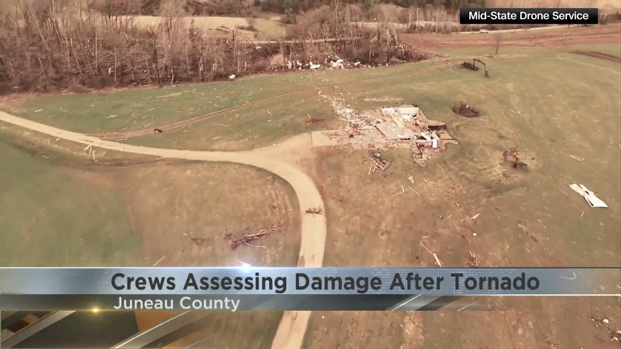 Crews assess damage after tornado in Juneau County - YouTube