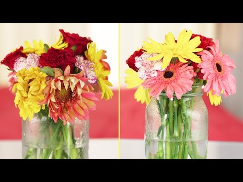 Video: How To Extend The Life Of Bouquets In Vases