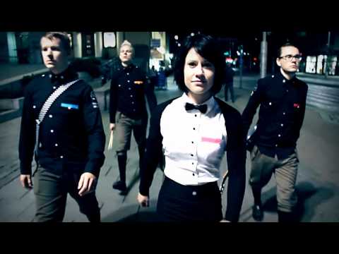 Retropop - Tää ilta (Official Video)