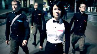 Video thumbnail of "Retropop - Tää ilta (Official Music Video)"