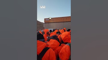 Dit is wat er gebeurt als je 14 uur hebt gewerkt... 🤣 (🎥: ViralHog)