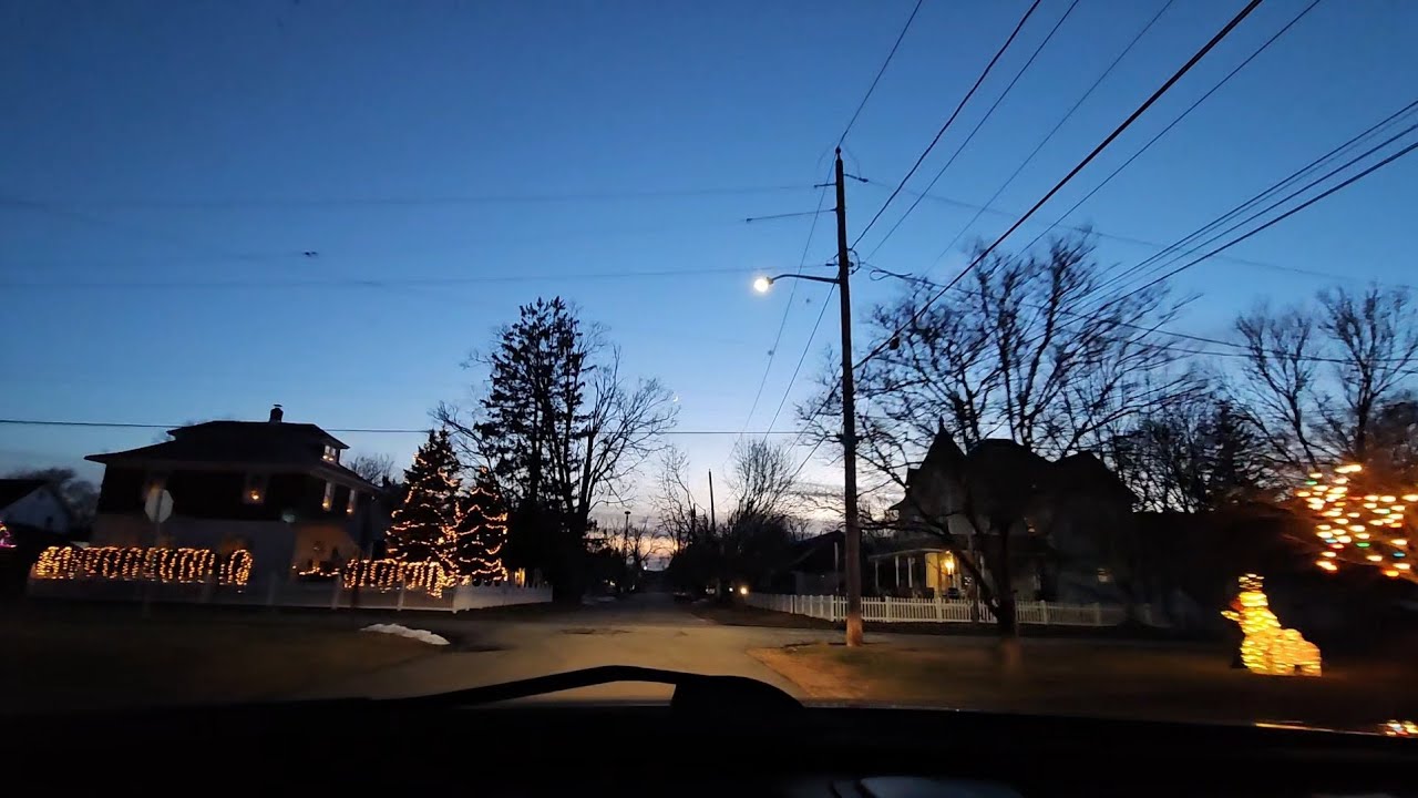 No talking christmas light ride around the south east side of matamoras PA 