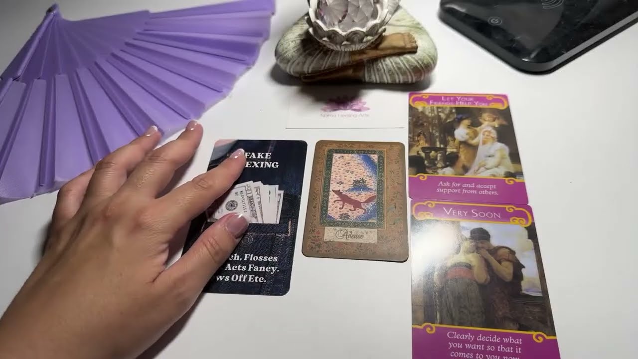 Τι νοιωθει για μένα και τι εξέλιξη θα έχουμε; PICK A CARD και ΚΛΗΡΩΣΗ ΣΤΗΝ ΕΙΣΑΓΩΓΗ ΓΙΑ ΤΟ ΔΩΡΟ 💙