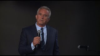Robert Kennedy Jr. speaks to voters in Richmond