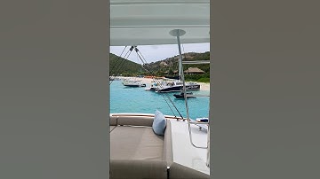 How to anchor your boat! #shore #beachlife #anchoring #anchor #dangerclose #soggydollar #whitebay