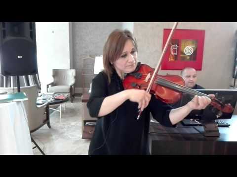 ,,თქვენ გიძღვნით ჩემო ემიგრანტებო“–  ვიოლინოთი შესრულებული ემოციური მუსიკა