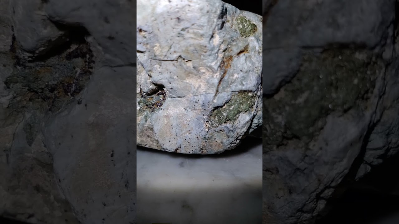 top achondrit aubrite rich in olivine and feldspar really rare there is not and does not exist 2nd